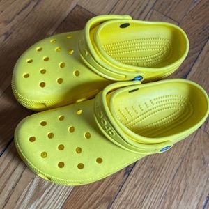 Mens size 8/womens size 10 Crocs